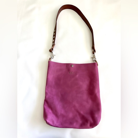 B.A.G. Bad A💗💗 Girls crossbody all leather purse - Picture 5 of 16